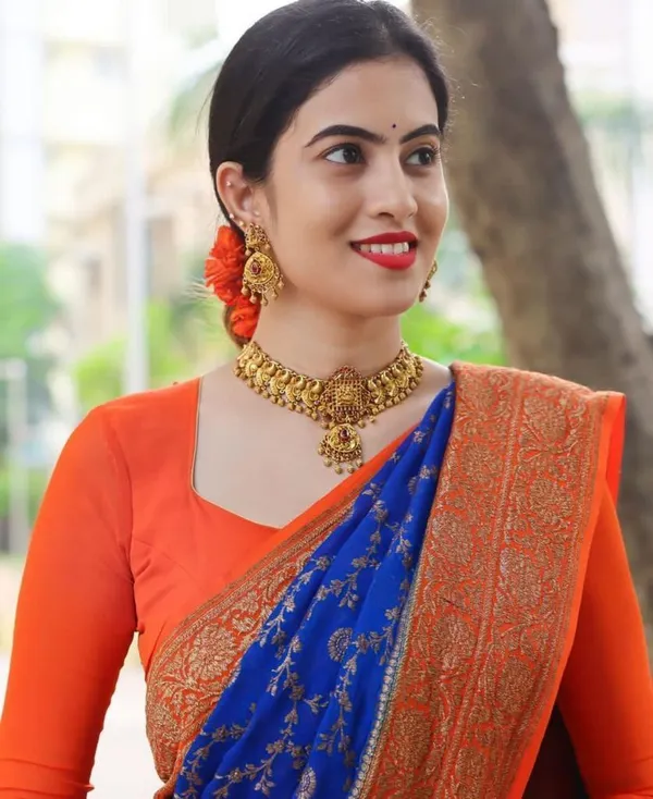 Blue_Woven_Kanjivaram__Silk_Saree_With__unstiched_Blouse_For_Women